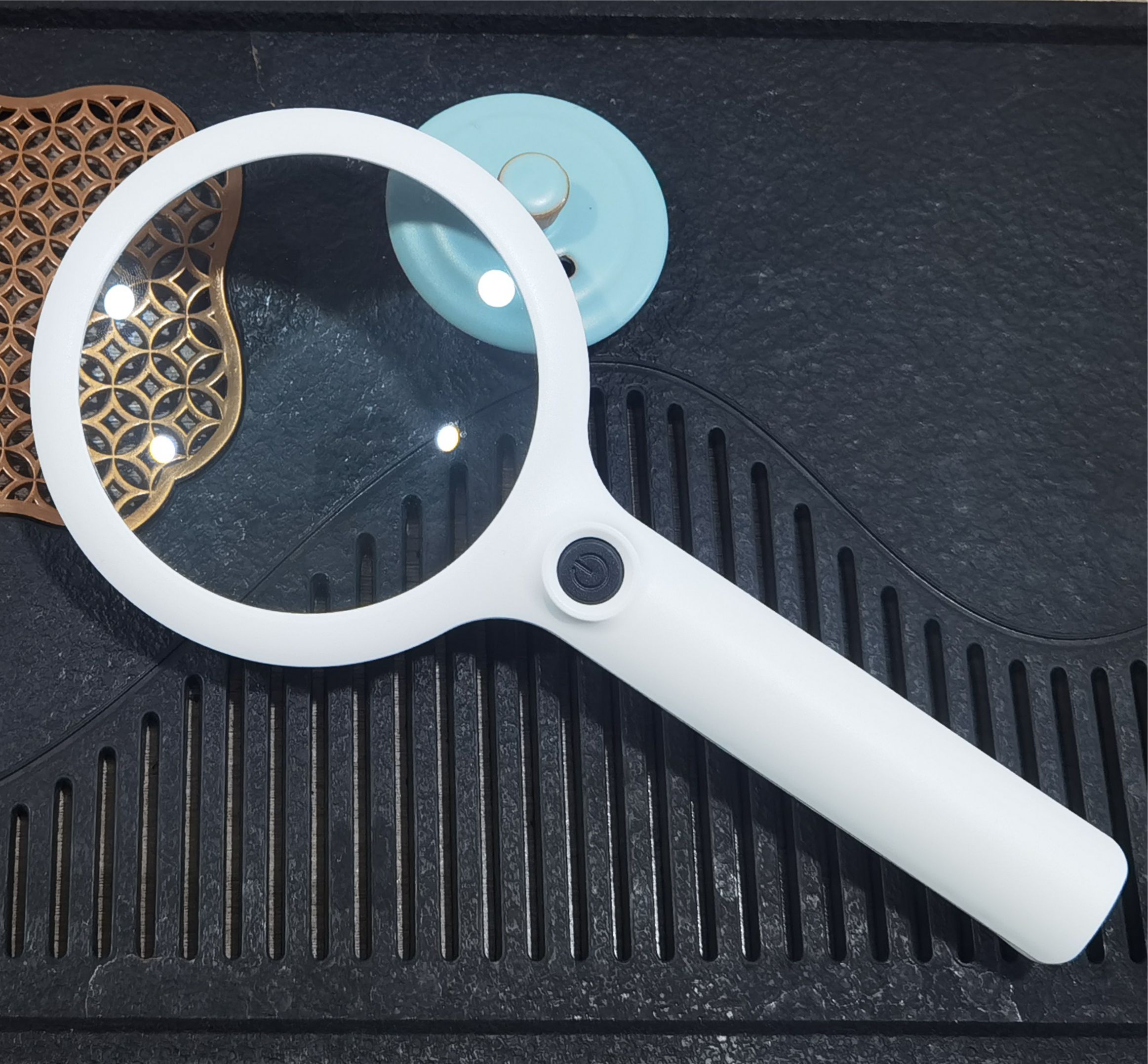 New Rechargeable Handheld LED Magnifier NO.240290