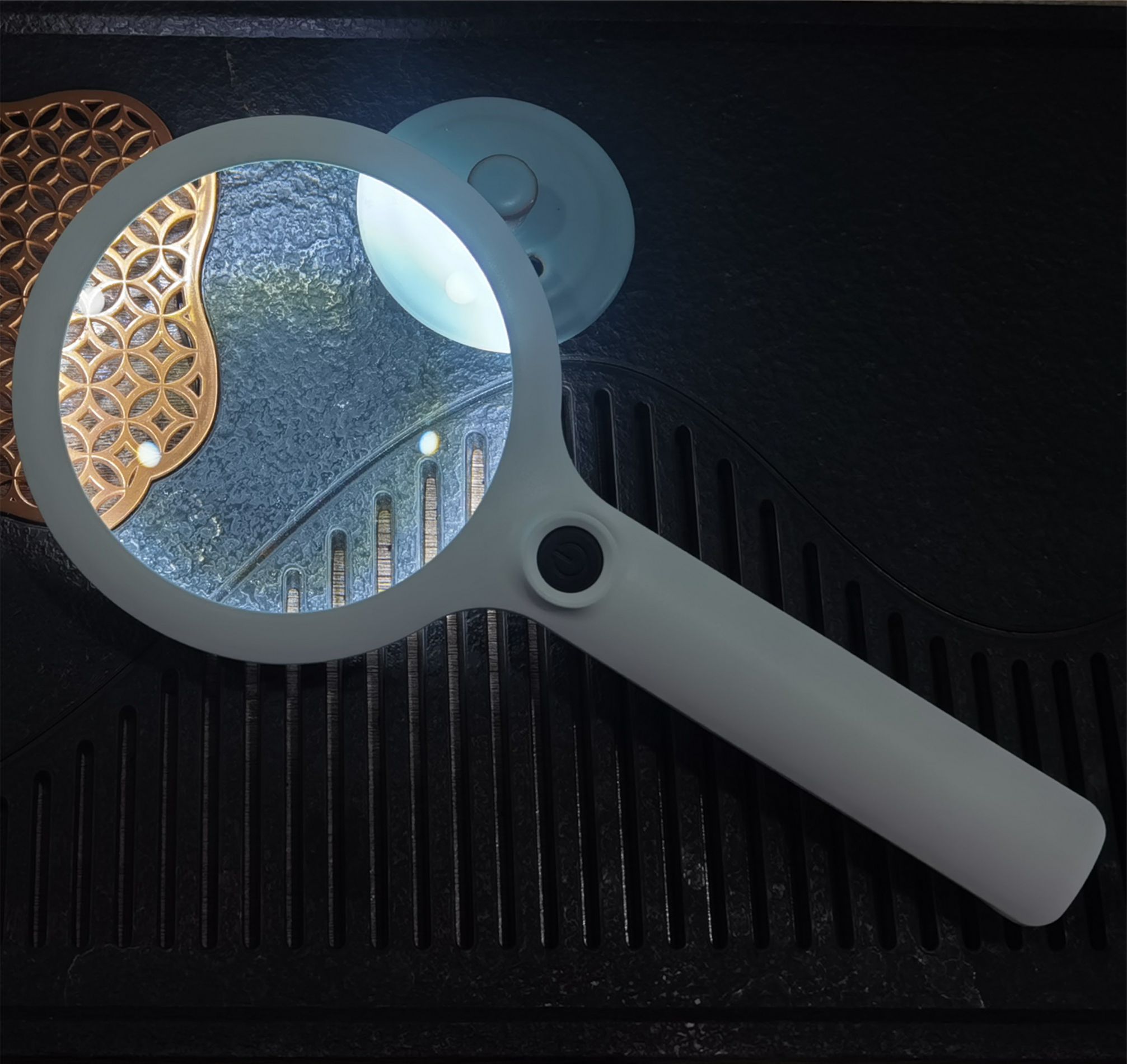 New Rechargeable Handheld LED Magnifier NO.240290