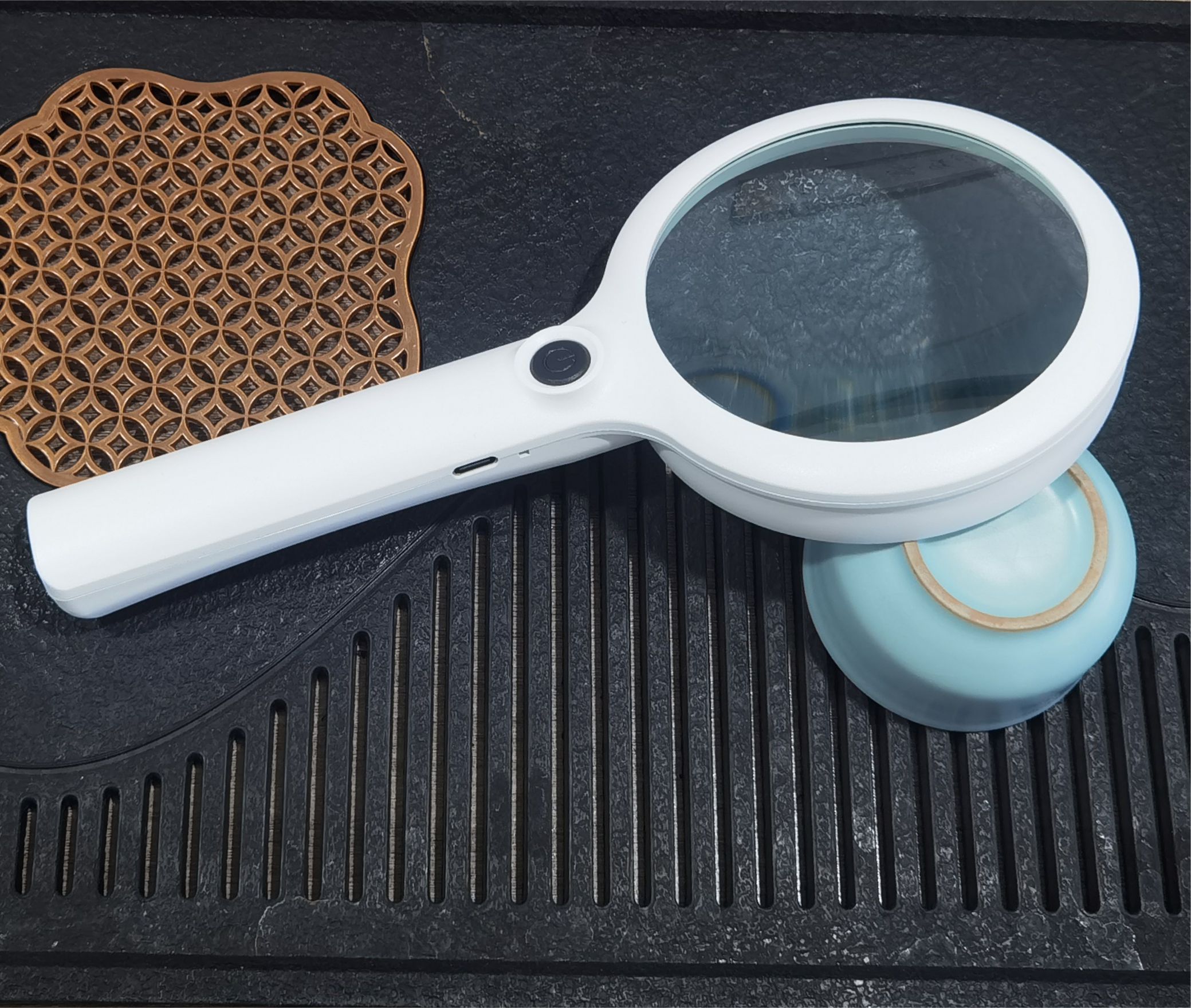 New Rechargeable Handheld LED Magnifier NO.240290