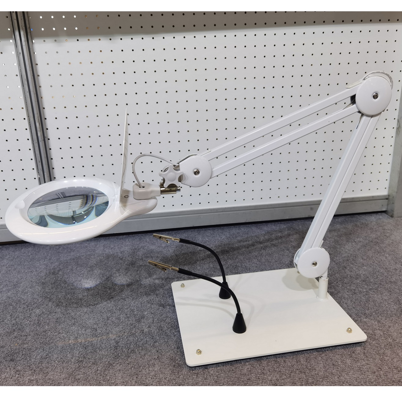 2 in 1 LED Magnifying Lamp 9827T