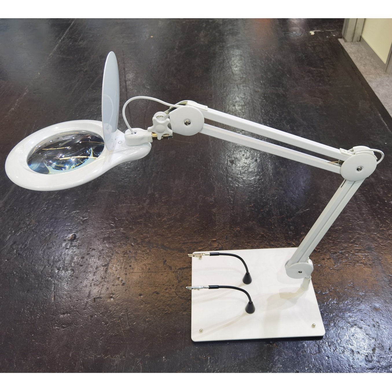 2 in 1 LED Magnifying Lamp 9827T