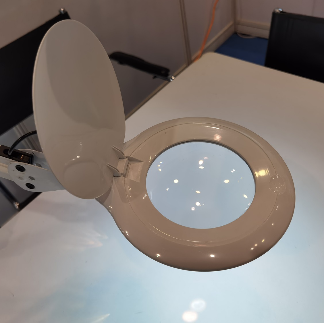 NEW USB LED Magnifying Lamp with White-Yellow-Mixed Light 9711USB - 副本