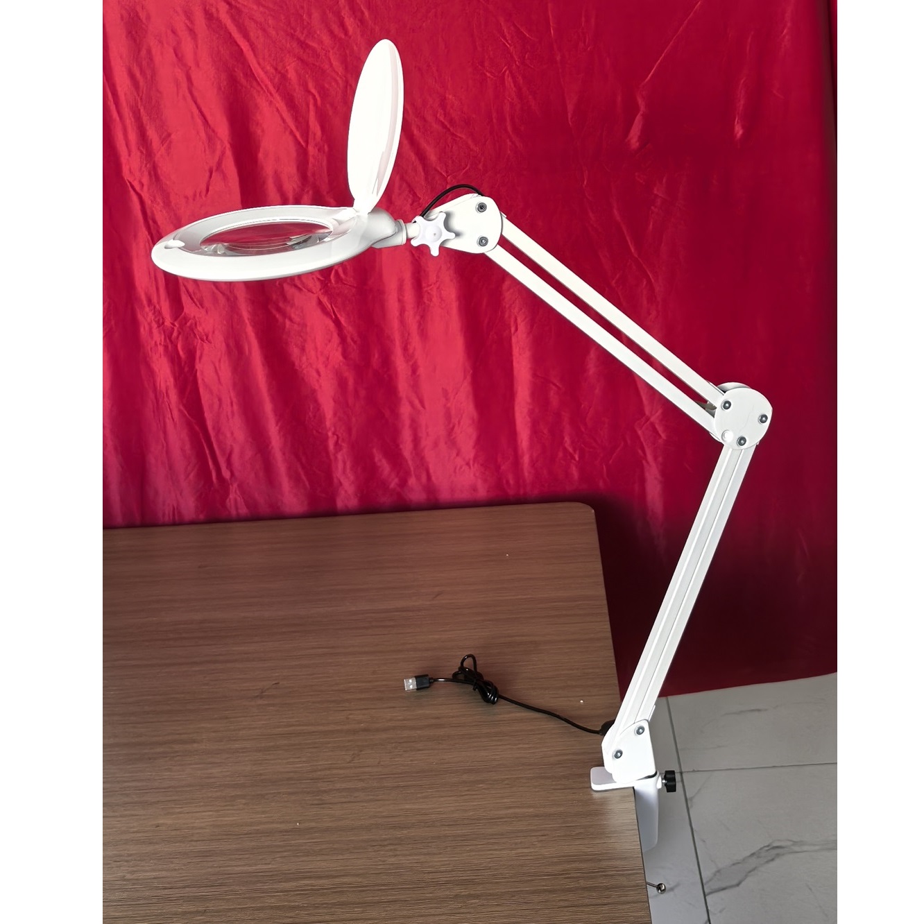 NEW USB LED Magnifying Lamp with White-Yellow-Mixed Light 9711USB