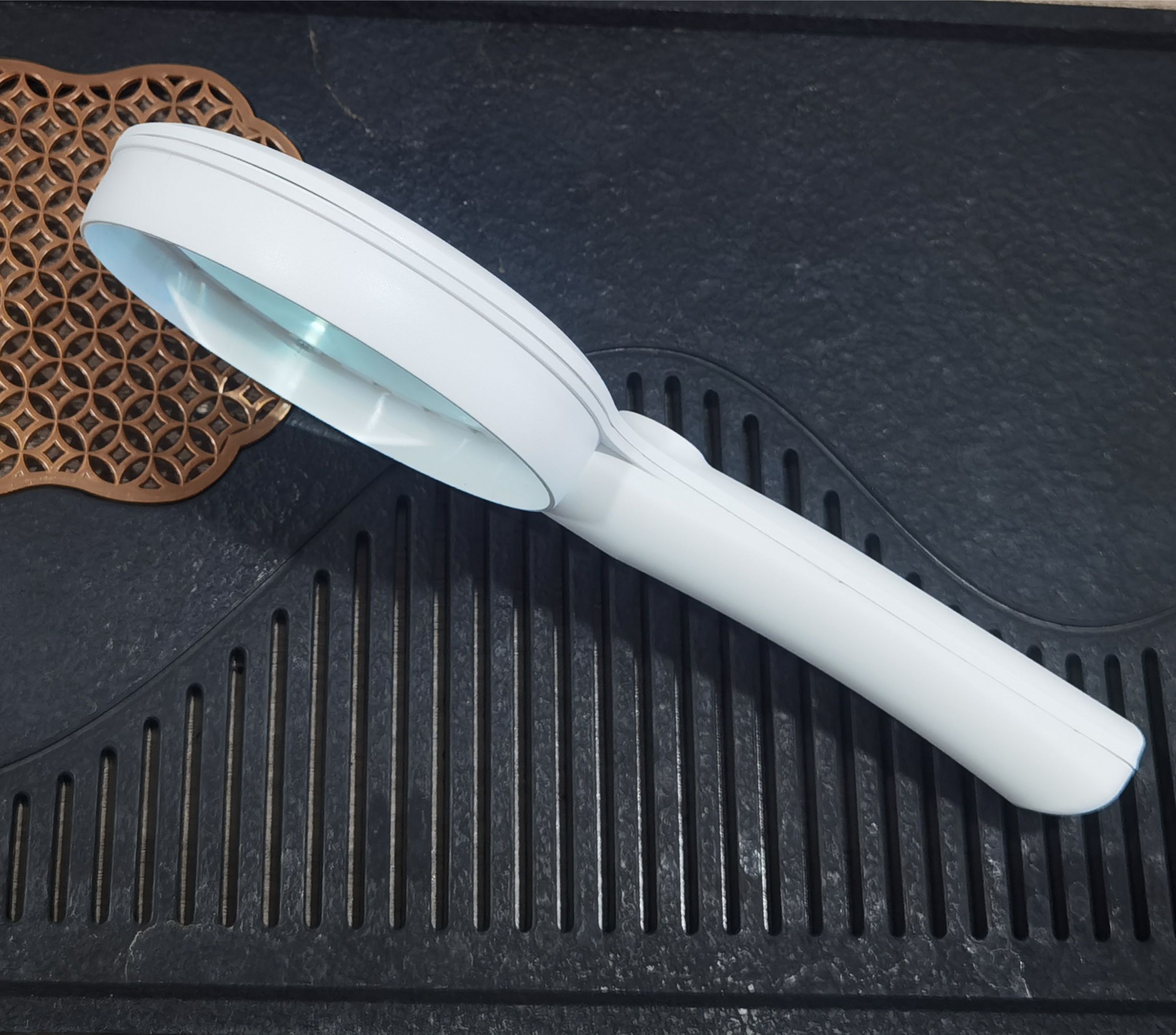 New Rechargeable Handheld LED Magnifier NO.240290